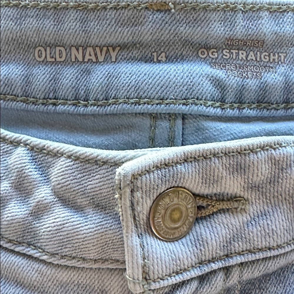 Old Navy light wash denim OG Straight cutoff raw hem jean shorts, size 14 - Picture 8 of 9